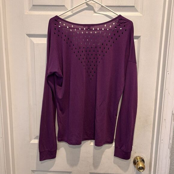 Volcom Women's Large Purple Long Sleeve Shirt Size Large Lightweight Cut Outs‎ - Picture 5 of 7